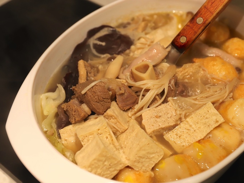 大富貴餐廳-獨門料理包：讓你在家就能輕鬆享受中華食神寶師傅的獨家紅燒豆腐乳羊肉爐、至尊火焰燜鵝料理/全台宅配 - 進食的巨鼠