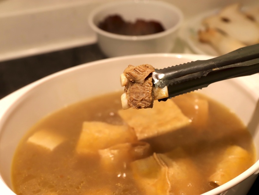 大富貴餐廳-獨門料理包：讓你在家就能輕鬆享受中華食神寶師傅的獨家紅燒豆腐乳羊肉爐、至尊火焰燜鵝料理/全台宅配 - 進食的巨鼠
