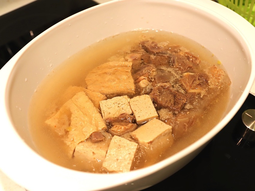 大富貴餐廳-獨門料理包：讓你在家就能輕鬆享受中華食神寶師傅的獨家紅燒豆腐乳羊肉爐、至尊火焰燜鵝料理/全台宅配 - 進食的巨鼠