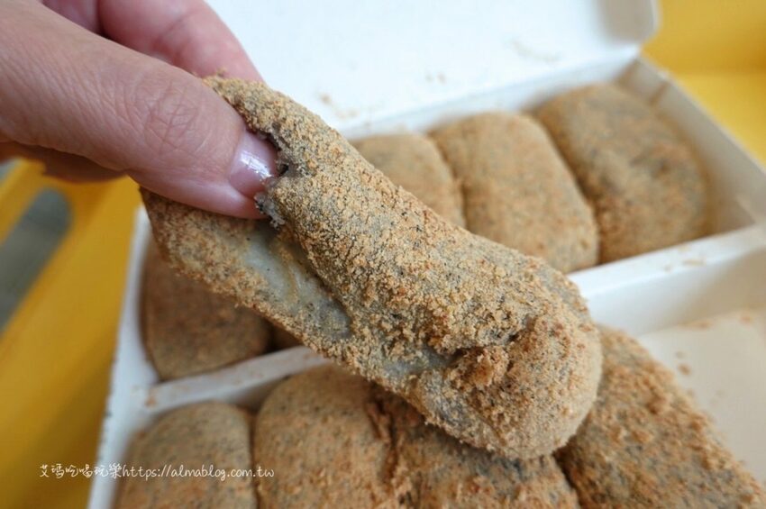 〖洪記草屯麻糬〗低調民宅只賣胖胖麻糬!只有一種招牌口味(芝麻+花生+紅豆) 一盒10入很有份量 - 艾瑪▪ 享受吃喝玩樂札記