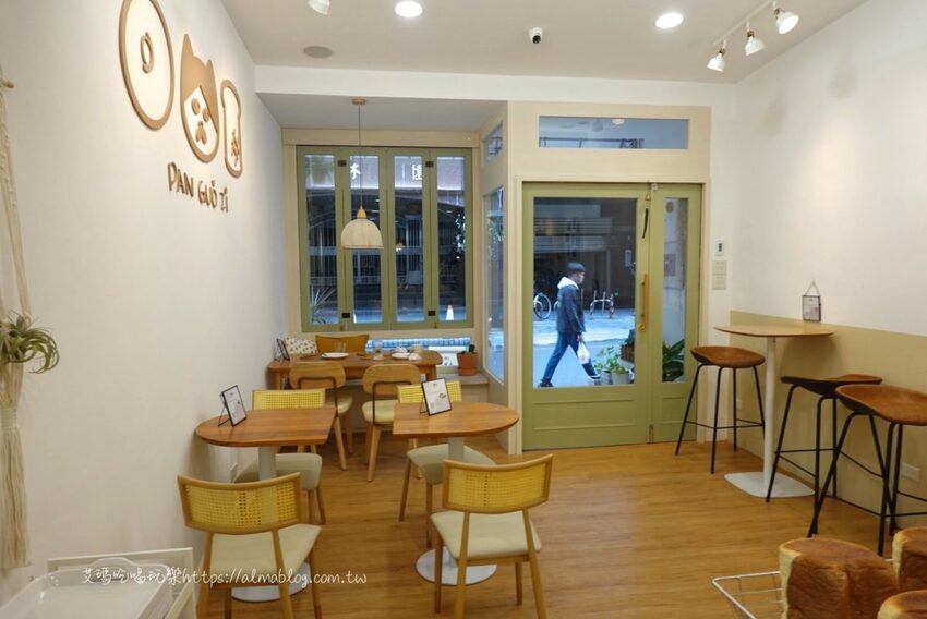 〖胖菓子pan.guozi〗不用飛到日本！桃園就有貓奴必買喵吐司．自己畫表情吃吐司更有趣．Baking Kitchen&Coffee - 艾瑪▪ 享受吃喝玩樂札記