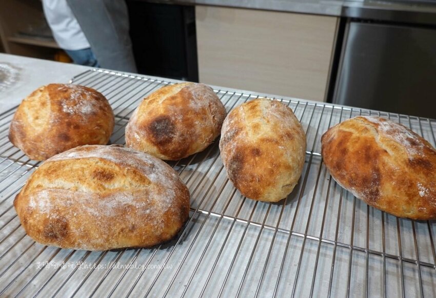 〖胖菓子pan.guozi〗不用飛到日本！桃園就有貓奴必買喵吐司．自己畫表情吃吐司更有趣．Baking Kitchen&Coffee - 艾瑪▪ 享受吃喝玩樂札記