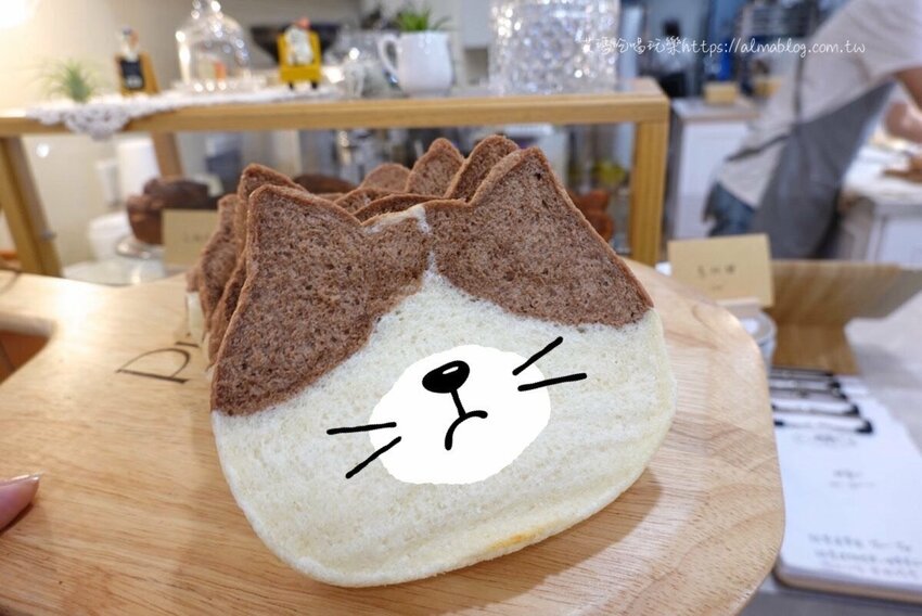 〖胖菓子pan.guozi〗不用飛到日本！桃園就有貓奴必買喵吐司．自己畫表情吃吐司更有趣．Baking Kitchen&Coffee - 艾瑪▪ 享受吃喝玩樂札記
