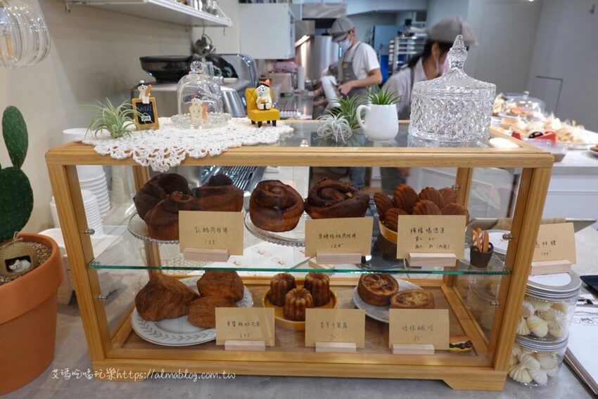 〖胖菓子pan.guozi〗不用飛到日本！桃園就有貓奴必買喵吐司．自己畫表情吃吐司更有趣．Baking Kitchen&Coffee - 艾瑪▪ 享受吃喝玩樂札記