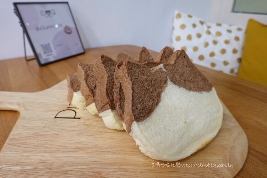 〖胖菓子pan.guozi〗不用飛到日本！桃園就有貓奴必買喵吐司．自己畫表情吃吐司更有趣．Baking Kitchen&Coffee - 艾瑪▪ 享受吃喝玩樂札記