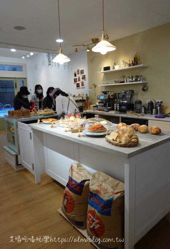 〖胖菓子pan.guozi〗不用飛到日本！桃園就有貓奴必買喵吐司．自己畫表情吃吐司更有趣．Baking Kitchen&Coffee - 艾瑪▪ 享受吃喝玩樂札記