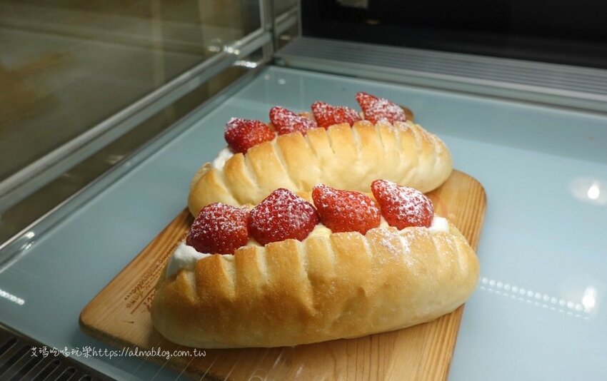〖胖菓子pan.guozi〗不用飛到日本！桃園就有貓奴必買喵吐司．自己畫表情吃吐司更有趣．Baking Kitchen&Coffee - 艾瑪▪ 享受吃喝玩樂札記