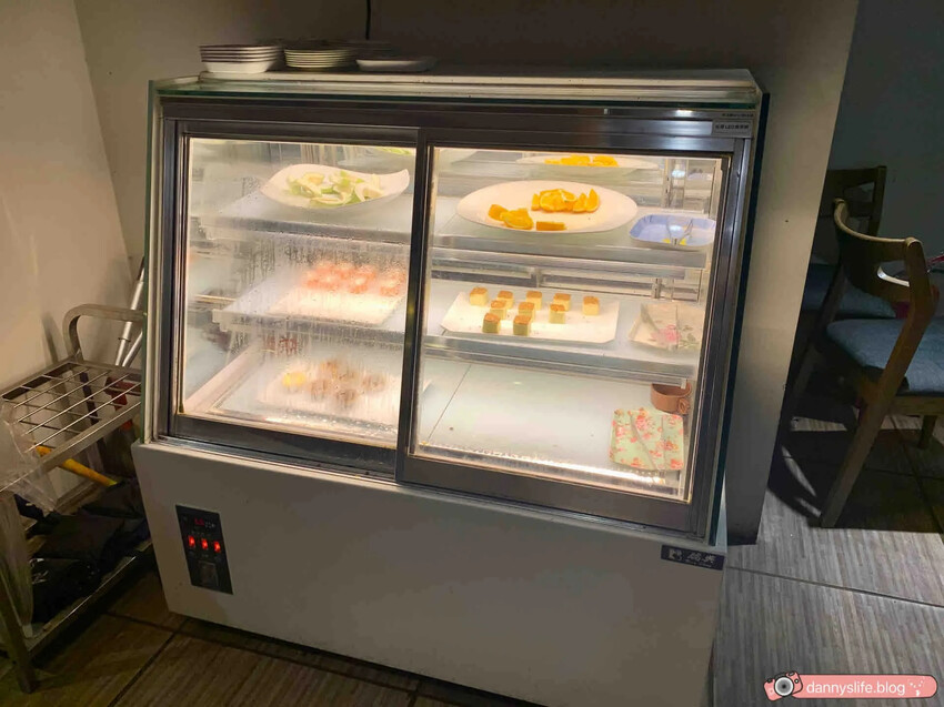 赤富士日式燒肉鍋物 蘆洲店│新北吃到飽•價位偏高食材普通！