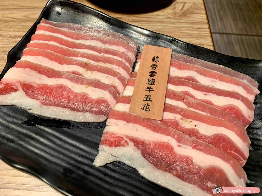 赤富士日式燒肉鍋物 蘆洲店│新北吃到飽•價位偏高食材普通！