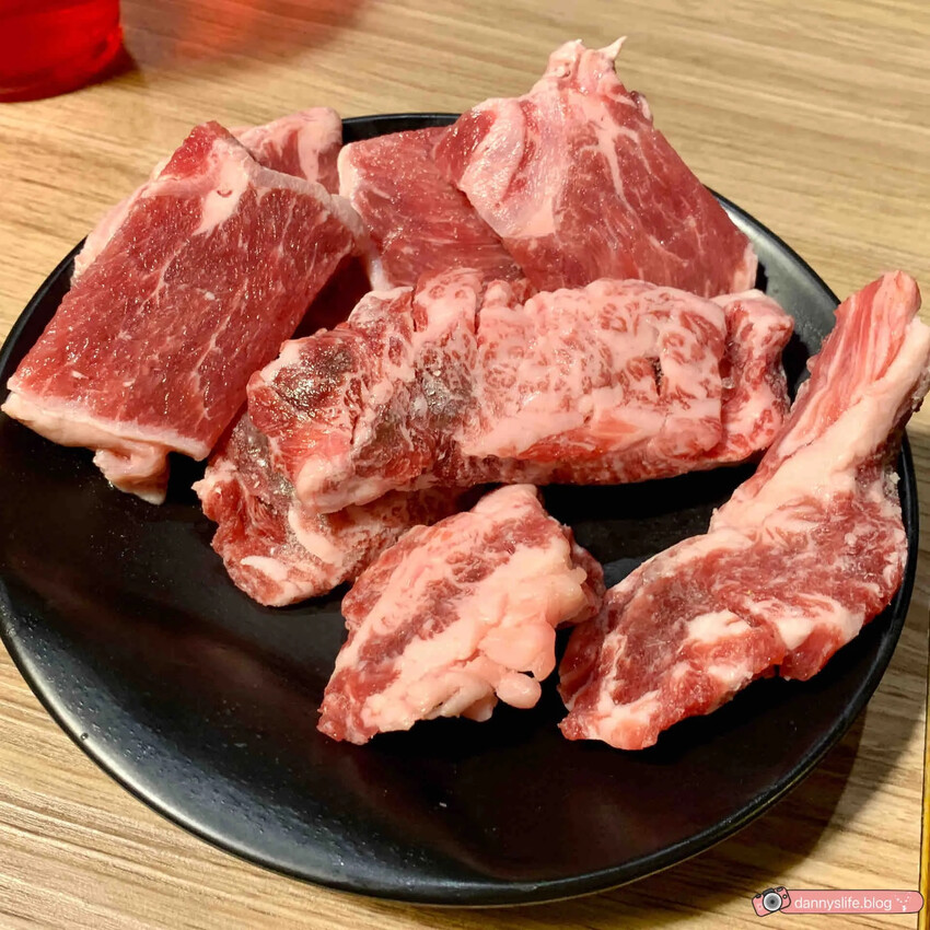 赤富士日式燒肉鍋物 蘆洲店│新北吃到飽•價位偏高食材普通！