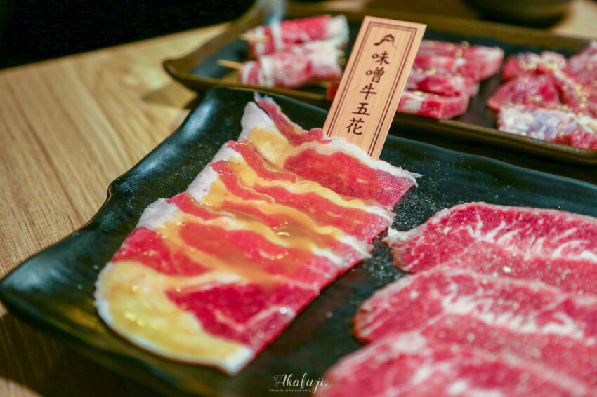 【蘆洲燒肉吃到飽】赤富士日式無煙燒肉鍋物，近百種肉品海鮮，高CP值火鍋燒烤兩吃！
