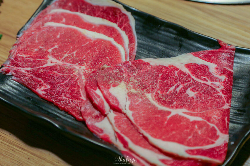 【蘆洲燒肉吃到飽】赤富士日式無煙燒肉鍋物，近百種肉品海鮮，高CP值火鍋燒烤兩吃！
