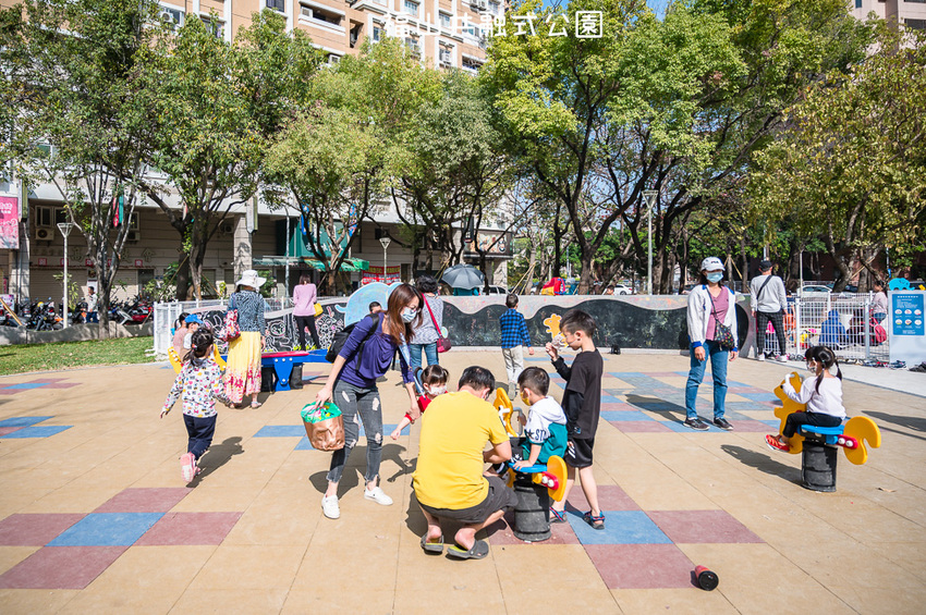|特色公園|福山公園,高雄最新共融式兒童遊戲場,三公尺高的高低平台遊戲區、彩繪塗鴉區、砂坑等多種遊具 - Hallo!Im 婷兒