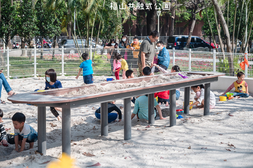 |特色公園|福山公園,高雄最新共融式兒童遊戲場,三公尺高的高低平台遊戲區、彩繪塗鴉區、砂坑等多種遊具 - Hallo!Im 婷兒