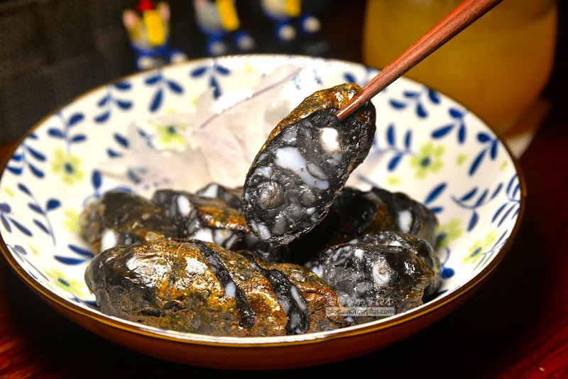信宅 食堂/餐酒館 吃完嘴角泛油光的豬五花炒泡麵,在半生熟美味的鐵板生魚片