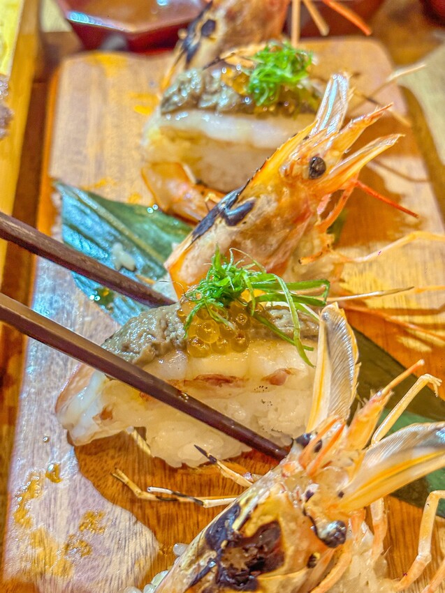 台中南區最浮誇日料來了！堆成山的超爆量平價日式料理及鮭魚吃到爽！ | PopDaily 波波黛莉