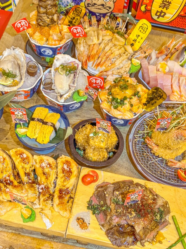 台中南區最浮誇日料來了！堆成山的超爆量平價日式料理及鮭魚吃到爽！ | PopDaily 波波黛莉