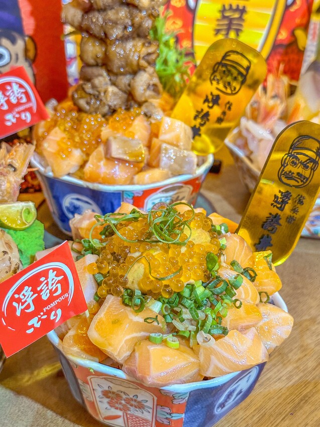 台中南區最浮誇日料來了！堆成山的超爆量平價日式料理及鮭魚吃到爽！ | PopDaily 波波黛莉