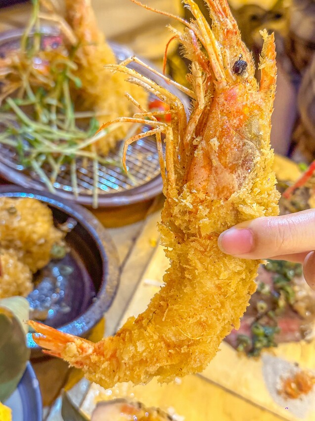 台中南區最浮誇日料來了！堆成山的超爆量平價日式料理及鮭魚吃到爽！ | PopDaily 波波黛莉