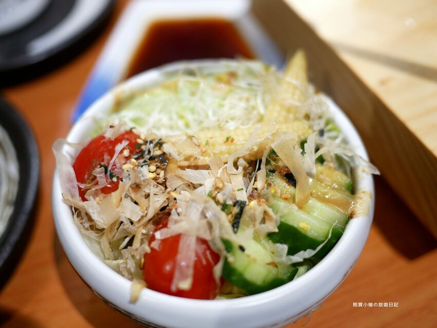 【台中南區美食】信兵衛南門町目新開幕,浮誇系爆量海鮮丼飯、握壽司、烏龍麵!超人氣日式居酒屋,內文附詳細菜單價位介紹。 @熊寶小榆の旅遊日記