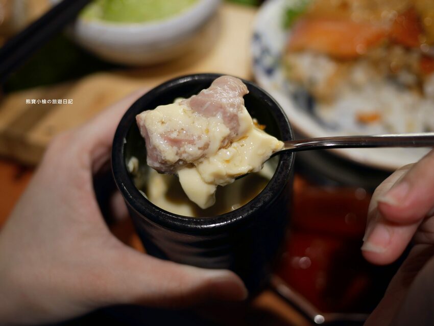 【台中南區美食】信兵衛南門町目新開幕,浮誇系爆量海鮮丼飯、握壽司、烏龍麵!超人氣日式居酒屋,內文附詳細菜單價位介紹。 @熊寶小榆の旅遊日記