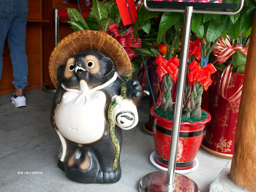 【台中南區美食】信兵衛南門町目新開幕,浮誇系爆量海鮮丼飯、握壽司、烏龍麵!超人氣日式居酒屋,內文附詳細菜單價位介紹。 @熊寶小榆の旅遊日記