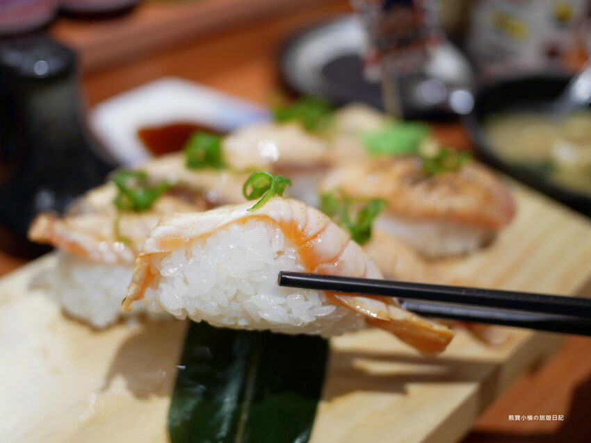 【台中南區美食】信兵衛南門町目新開幕,浮誇系爆量海鮮丼飯、握壽司、烏龍麵!超人氣日式居酒屋,內文附詳細菜單價位介紹。 @熊寶小榆の旅遊日記