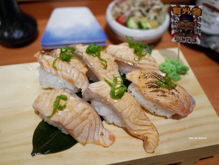 【台中南區美食】信兵衛南門町目新開幕,浮誇系爆量海鮮丼飯、握壽司、烏龍麵!超人氣日式居酒屋,內文附詳細菜單價位介紹。 @熊寶小榆の旅遊日記