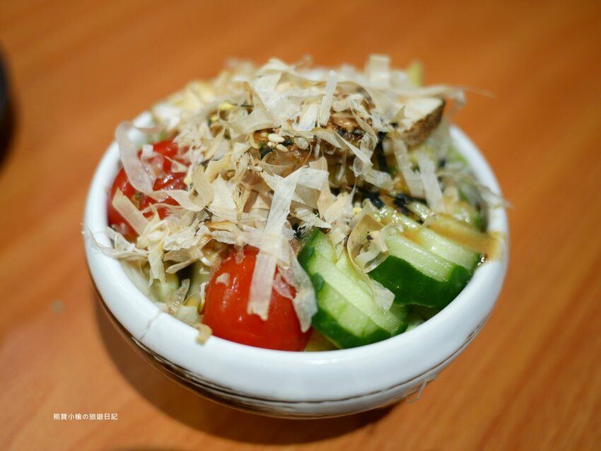 【台中南區美食】信兵衛南門町目新開幕,浮誇系爆量海鮮丼飯、握壽司、烏龍麵!超人氣日式居酒屋,內文附詳細菜單價位介紹。 @熊寶小榆の旅遊日記