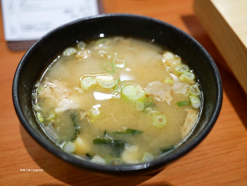 【台中南區美食】信兵衛南門町目新開幕,浮誇系爆量海鮮丼飯、握壽司、烏龍麵!超人氣日式居酒屋,內文附詳細菜單價位介紹。 @熊寶小榆の旅遊日記