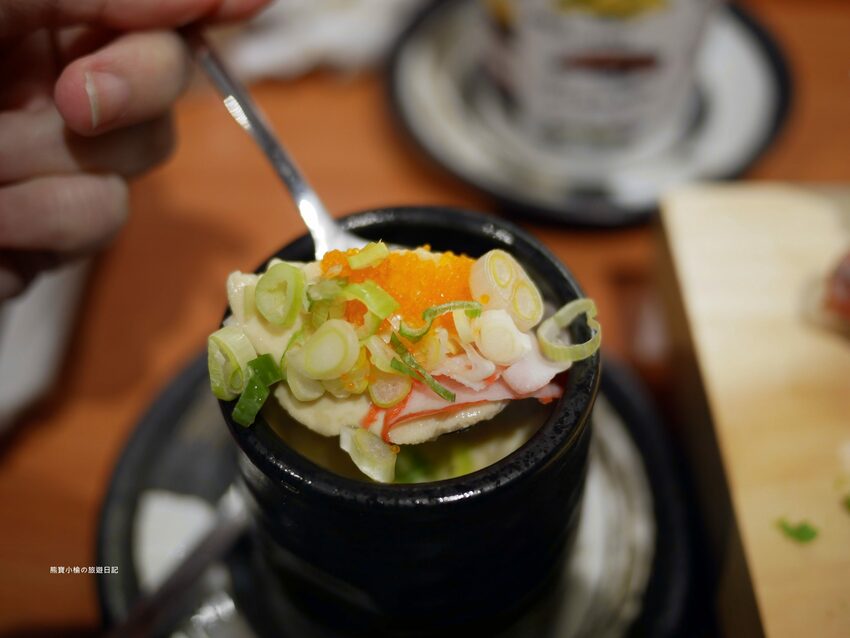 【台中南區美食】信兵衛南門町目新開幕,浮誇系爆量海鮮丼飯、握壽司、烏龍麵!超人氣日式居酒屋,內文附詳細菜單價位介紹。 @熊寶小榆の旅遊日記