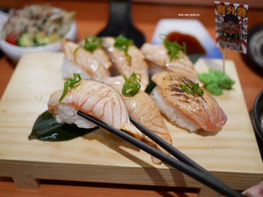 【台中南區美食】信兵衛南門町目新開幕,浮誇系爆量海鮮丼飯、握壽司、烏龍麵!超人氣日式居酒屋,內文附詳細菜單價位介紹。 @熊寶小榆の旅遊日記