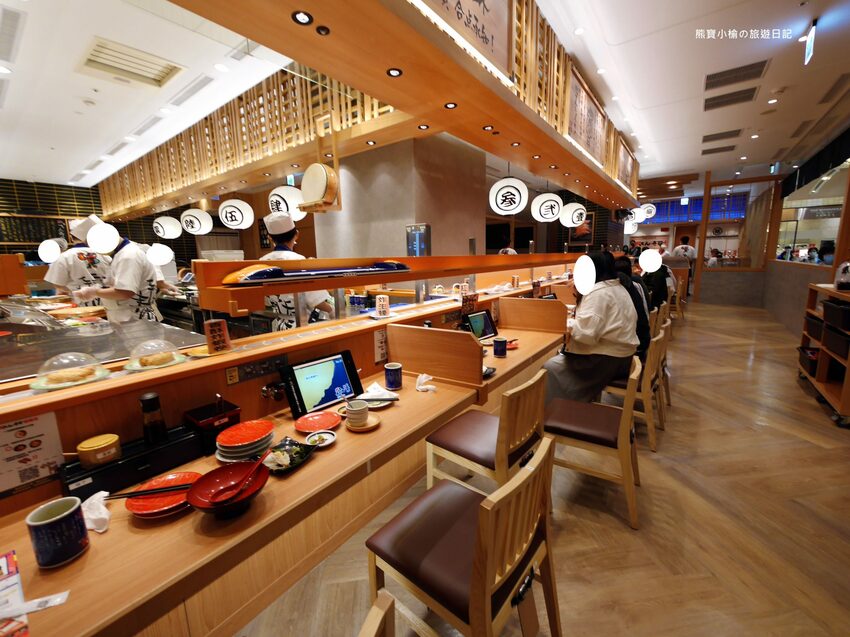 【台中西屯區美食】 合點壽司がってん寿司,台中大遠百B2美食街,海寶捲超豐富澎派來店必吃!內文附詳細菜單價位介紹。 @熊寶小榆の旅遊日記