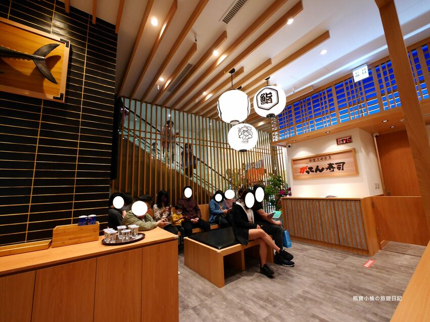 【台中西屯區美食】 合點壽司がってん寿司,台中大遠百B2美食街,海寶捲超豐富澎派來店必吃!內文附詳細菜單價位介紹。 @熊寶小榆の旅遊日記