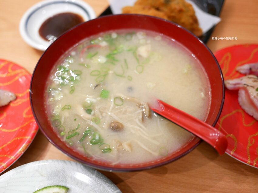 【台中西屯區美食】 合點壽司がってん寿司,台中大遠百B2美食街,海寶捲超豐富澎派來店必吃!內文附詳細菜單價位介紹。 @熊寶小榆の旅遊日記