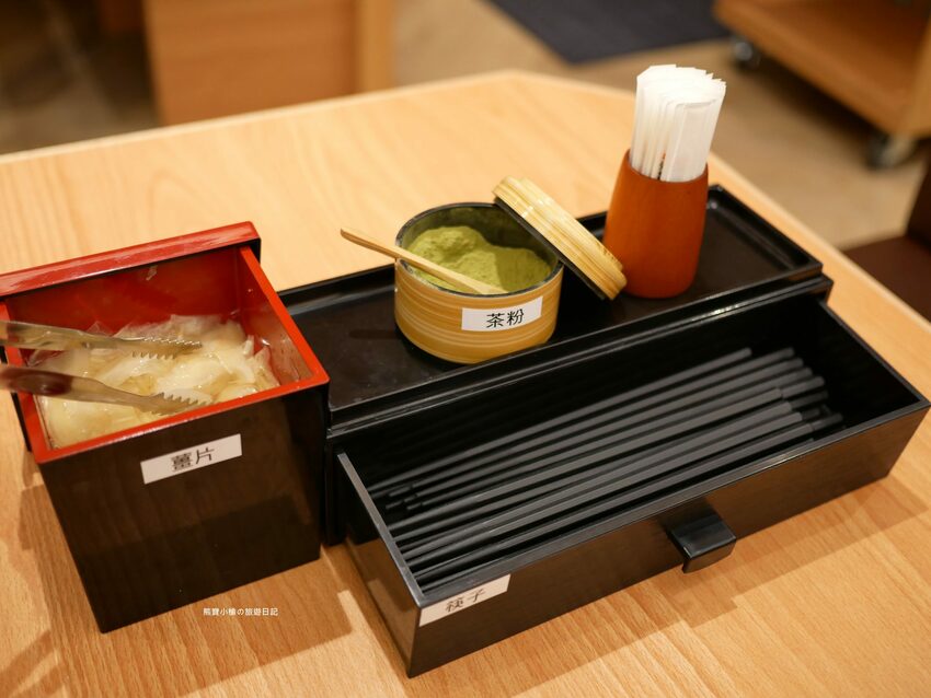 【台中西屯區美食】 合點壽司がってん寿司,台中大遠百B2美食街,海寶捲超豐富澎派來店必吃!內文附詳細菜單價位介紹。 @熊寶小榆の旅遊日記