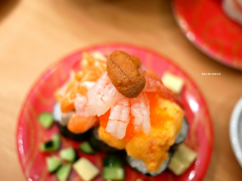 【台中西屯區美食】 合點壽司がってん寿司,台中大遠百B2美食街,海寶捲超豐富澎派來店必吃!內文附詳細菜單價位介紹。 @熊寶小榆の旅遊日記