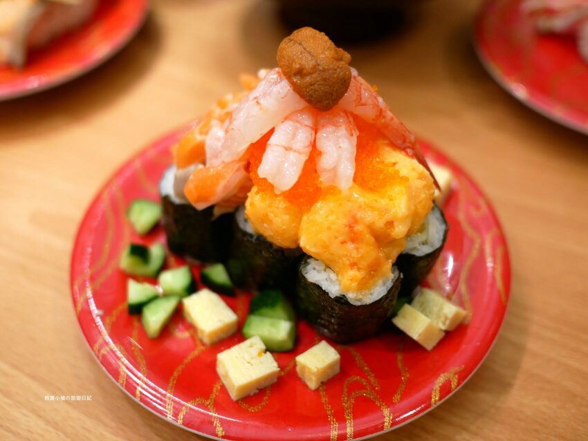 【台中西屯區美食】 合點壽司がってん寿司,台中大遠百B2美食街,海寶捲超豐富澎派來店必吃!內文附詳細菜單價位介紹。 @熊寶小榆の旅遊日記