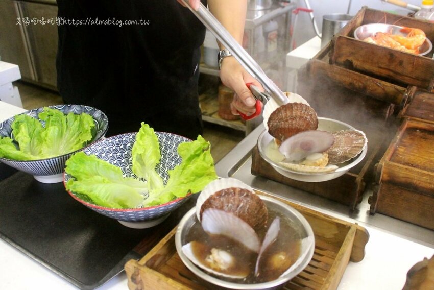 〖蒸愛炊〗旗津來的霸氣海鮮！打卡名菜“扇貝花”、20公分海大蝦、新推出“整尾大花枝 - 艾瑪▪ 享受吃喝玩樂札記