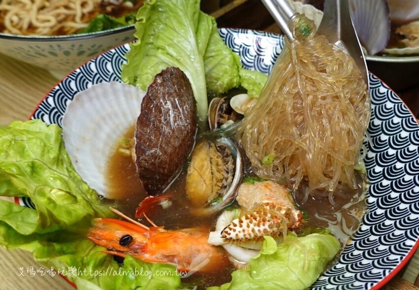 〖蒸愛炊〗旗津來的霸氣海鮮！打卡名菜“扇貝花”、20公分海大蝦、新推出“整尾大花枝 - 艾瑪▪ 享受吃喝玩樂札記