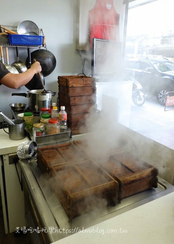 〖蒸愛炊〗旗津來的霸氣海鮮！打卡名菜“扇貝花”、20公分海大蝦、新推出“整尾大花枝 - 艾瑪▪ 享受吃喝玩樂札記