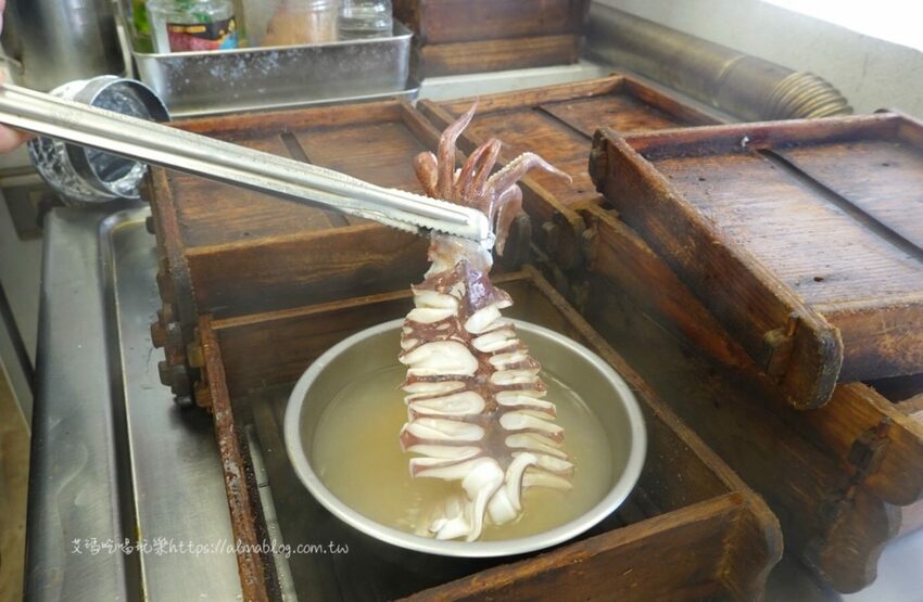 〖蒸愛炊〗旗津來的霸氣海鮮！打卡名菜“扇貝花”、20公分海大蝦、新推出“整尾大花枝 - 艾瑪▪ 享受吃喝玩樂札記