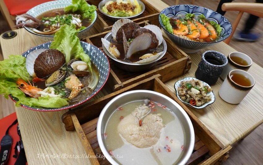 〖蒸愛炊〗旗津來的霸氣海鮮！打卡名菜“扇貝花”、20公分海大蝦、新推出“整尾大花枝 - 艾瑪▪ 享受吃喝玩樂札記