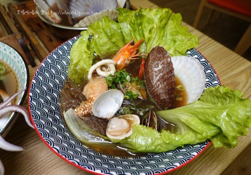 〖蒸愛炊〗旗津來的霸氣海鮮！打卡名菜“扇貝花”、20公分海大蝦、新推出“整尾大花枝 - 艾瑪▪ 享受吃喝玩樂札記