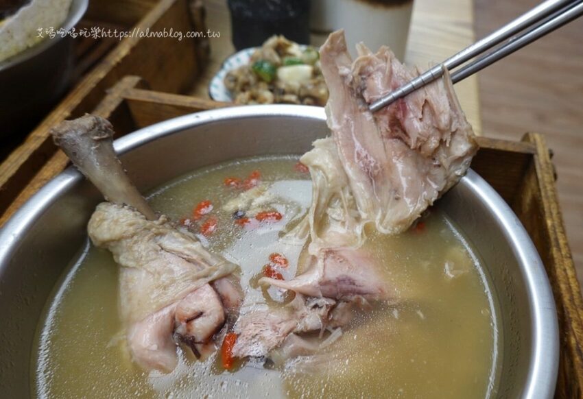 〖蒸愛炊〗旗津來的霸氣海鮮！打卡名菜“扇貝花”、20公分海大蝦、新推出“整尾大花枝 - 艾瑪▪ 享受吃喝玩樂札記