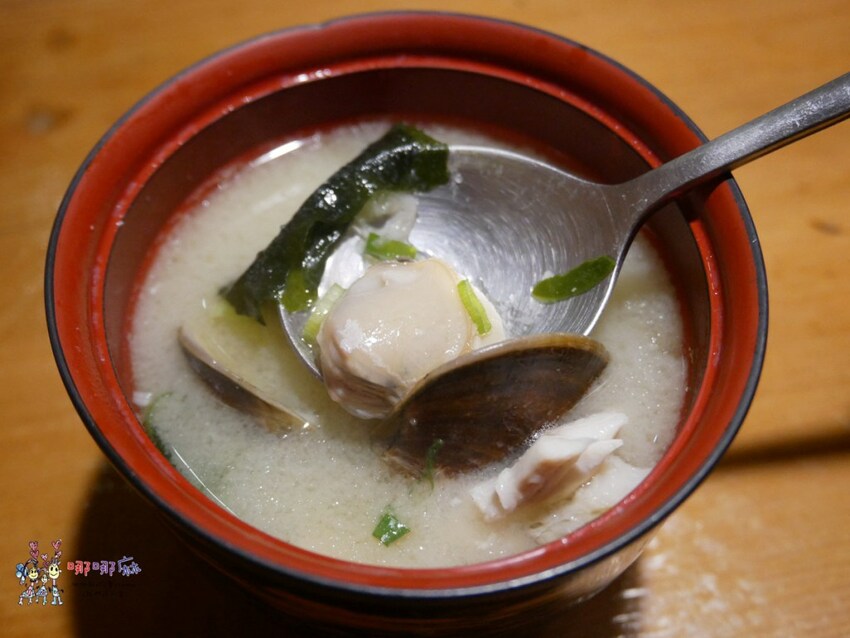 【台北美食】忠孝敦化站平價日本料理~新鮮鮭魚生魚片滿滿鋪在飯上,花魚一夜干好好吃!