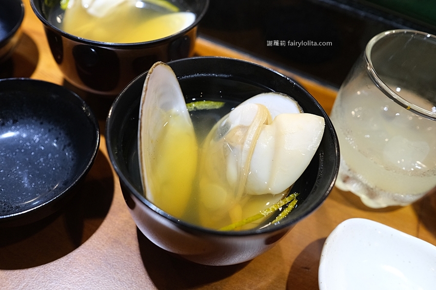 必吃巨型握壽司只要39元,一開幕就爆滿、憑文章點餐再送你免費帝王蟹!