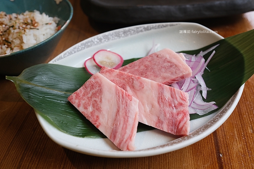 必吃巨型握壽司只要39元,一開幕就爆滿、憑文章點餐再送你免費帝王蟹!