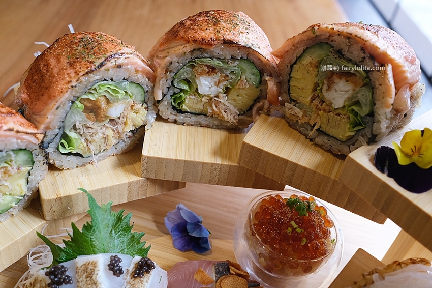 必吃巨型握壽司只要39元,一開幕就爆滿、憑文章點餐再送你免費帝王蟹!