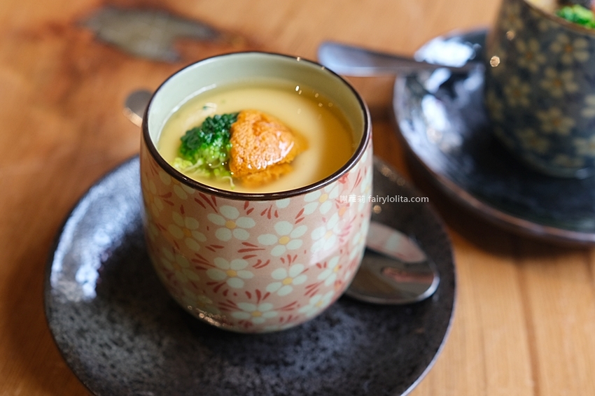 必吃巨型握壽司只要39元,一開幕就爆滿、憑文章點餐再送你免費帝王蟹!